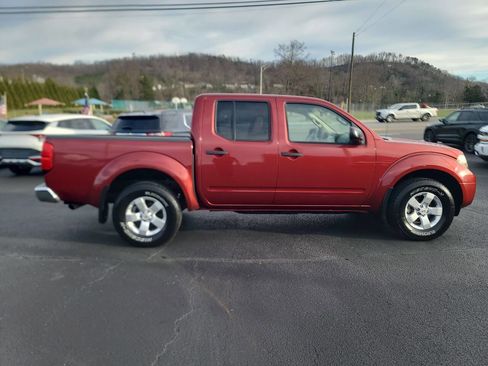 Used 2013 Nissan Frontier SV image 10