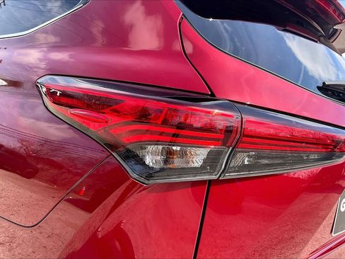 Used 2023 Toyota Highlander Limited image 29