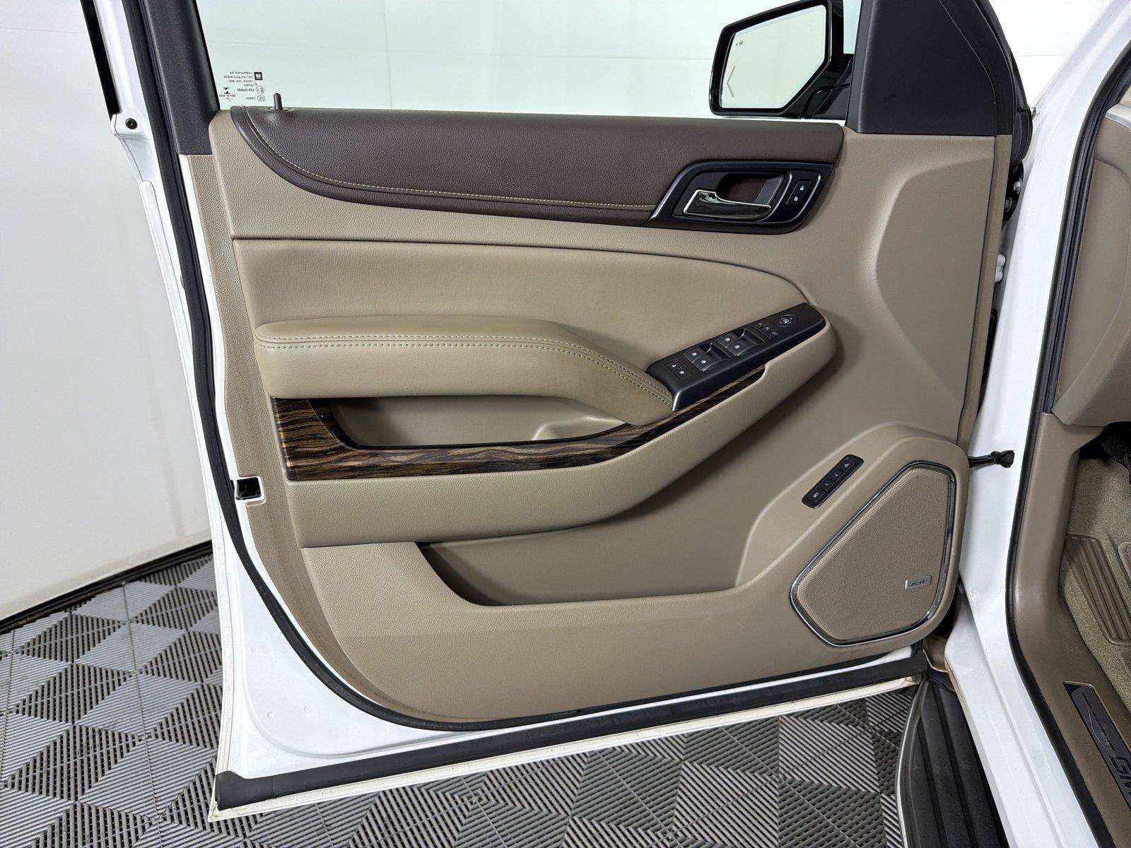 Used 2017 GMC Yukon SLT w/ Premium Edition RWD image 8