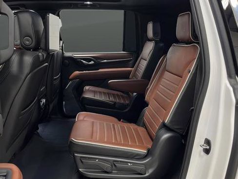 Used 2023 GMC Yukon XL Denali Ultimate image 24