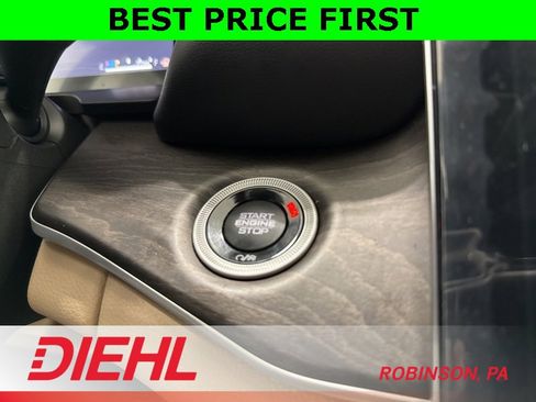 New 2025 Jeep Grand Cherokee Limited w/ Black Appearance Package image 29