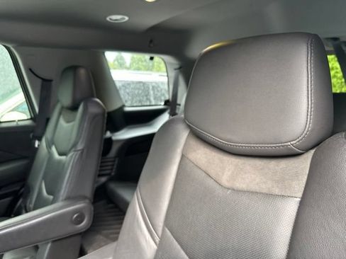 Used 2019 Cadillac Escalade Premium Luxury AWD/4WD image 18