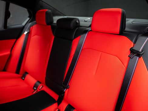 Used 2025 BMW M5 w/ Carbon Package image 71