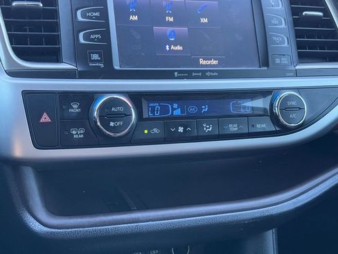 Used 2019 Toyota Highlander Limited Platinum image 23