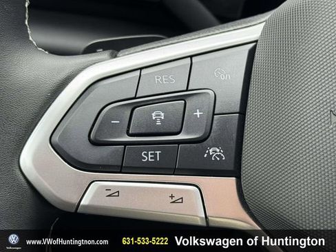 Certified 2025 Volkswagen Atlas SE image 20