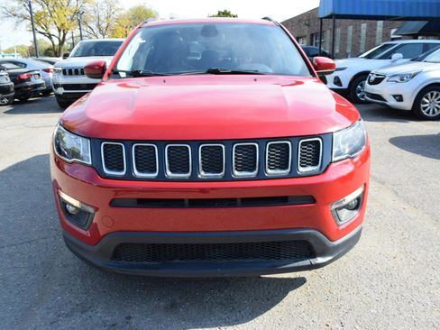 Used 2020 Jeep Compass Latitude w/ Popular Equipment Group FWD image 4
