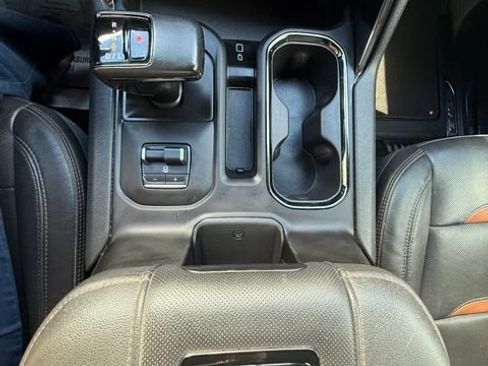 Used 2022 GMC Sierra 1500 AT4 w/ AT4 Preferred Package AWD/4WD image 19