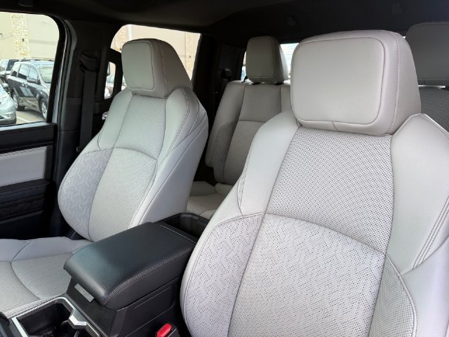 Used 2024 Toyota Tacoma Limited w/ Limited Package (LT) AWD/4WD image 10