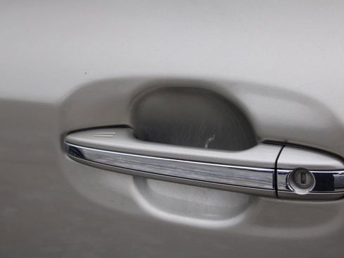 Used 2017 Toyota Sienna XLE Premium image 16