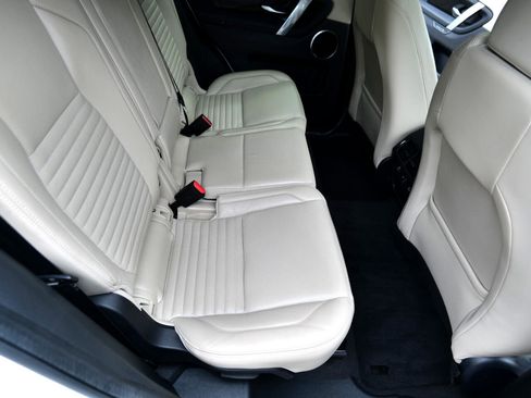 Used 2021 Land Rover Discovery Sport S image 41