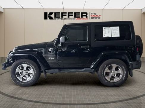 Used 2016 Jeep Wrangler Sahara w/ Connectivity Group AWD/4WD image 2