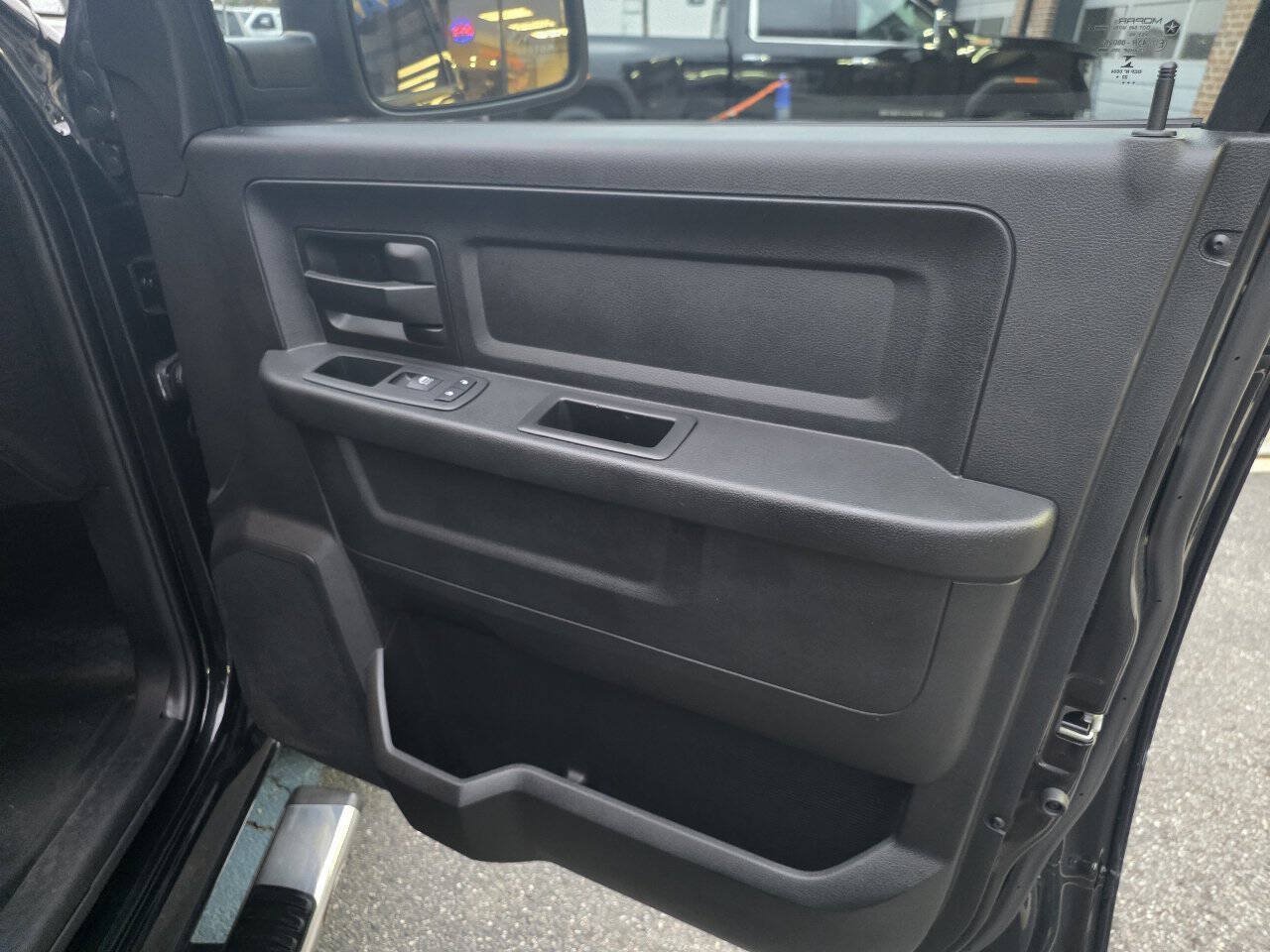 Used 2021 RAM 1500 Tradesman w/ Chrome Appearance Group AWD/4WD image 11