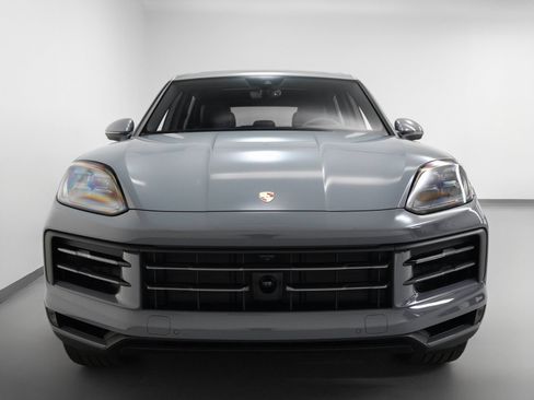 Used 2026 Porsche Cayenne AWD/4WD image 8