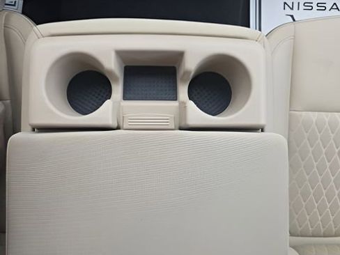 Used 2019 Nissan Titan SV AWD/4WD image 16