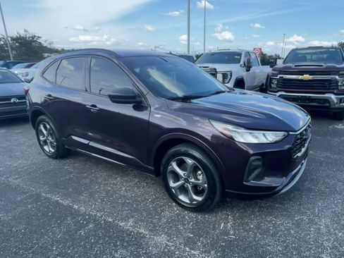 Used 2023 Ford Escape ST-Line w/ Tech Pack #1 AWD/4WD image 3