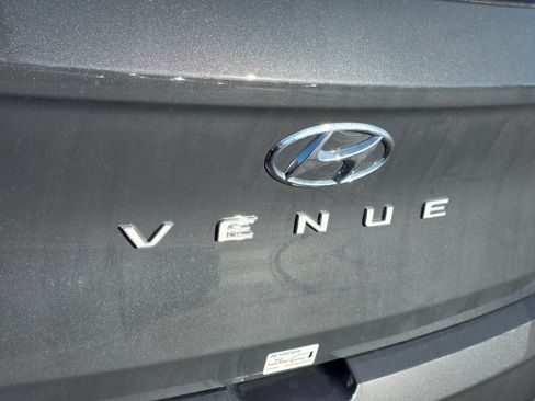 Used 2026 Hyundai Venue SEL FWD image 10