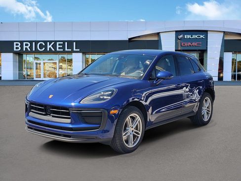 Used 2024 Porsche Macan AWD/4WD image 1