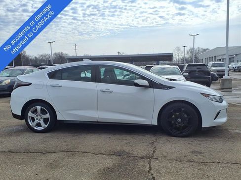 Used 2018 Chevrolet Volt LT w/ Comfort Package image 4