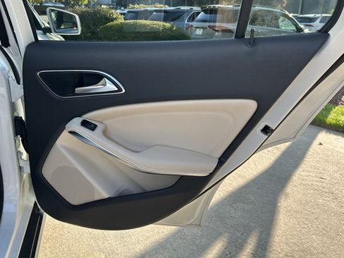 Used 2019 Mercedes-Benz GLA 250 image 42