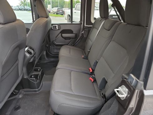 Used 2022 Jeep Wrangler Unlimited Sport AWD/4WD image 18