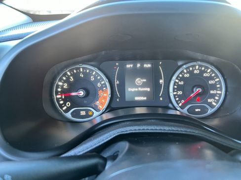 Used 2016 Jeep Renegade Latitude w/ Popular Equipment Group image 27