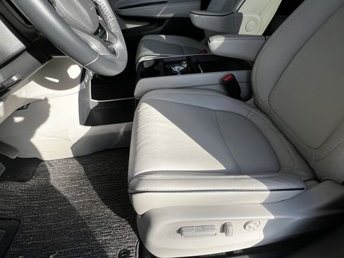 Used 2025 Honda Odyssey Touring image 17