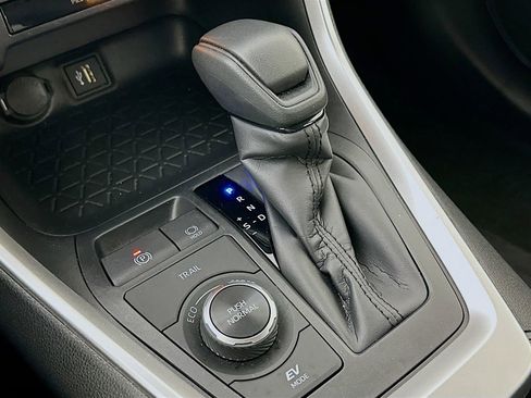 Used 2025 Toyota RAV4 LE image 23