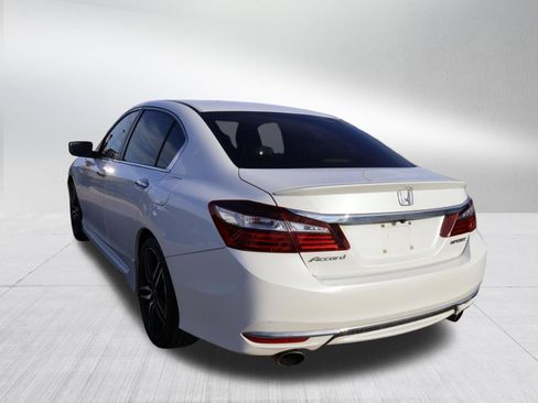 Used 2016 Honda Accord Sport image 5