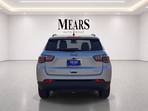 Used 2024 Jeep Compass Latitude AWD/4WD image 4