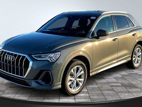 Used 2023 Audi Q3 2.0T Premium image 2