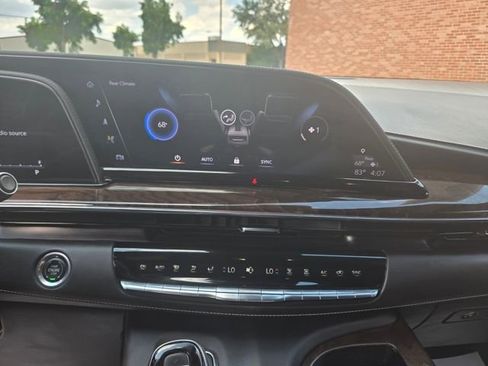 Used 2023 Cadillac Escalade Sport Platinum w/ LPO, ONYX Package image 11