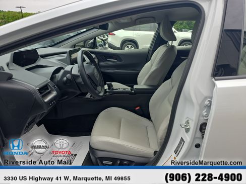 Used 2023 Toyota Prius XLE AWD/4WD image 15