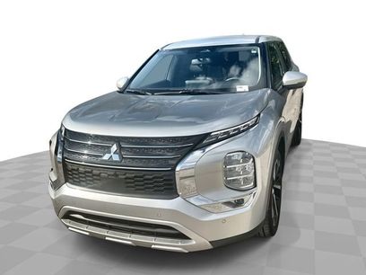 Used 2024 Mitsubishi Outlander SE