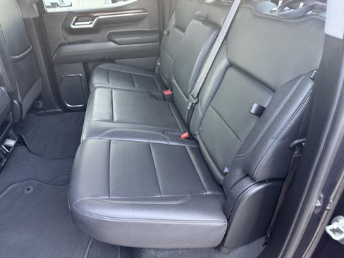 Used 2024 GMC Sierra 1500 SLT image 28