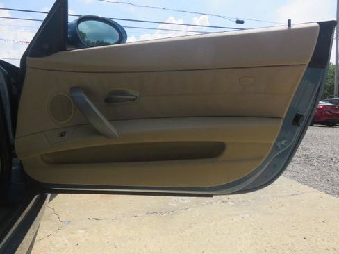 Used 2005 BMW Z4 3.0i RWD image 18