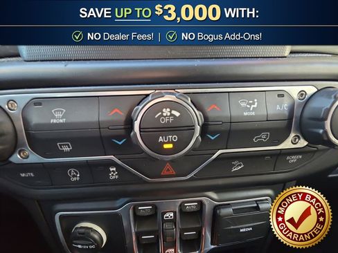 Used 2019 Jeep Wrangler Unlimited Sahara image 30