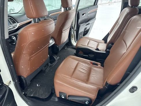 Used 2017 Toyota Highlander Limited image 17