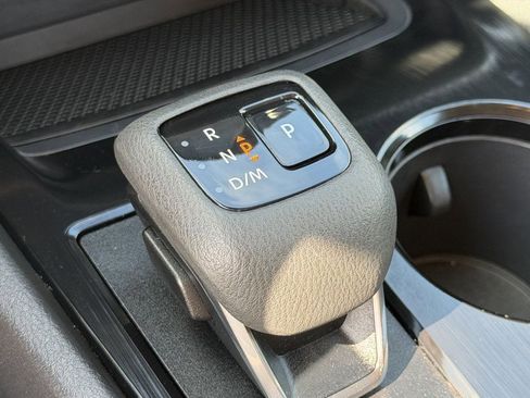Used 2025 Nissan Rogue SV FWD image 20