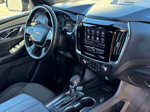 Used 2023 Chevrolet Traverse LT image 27