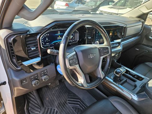 Used 2023 Chevrolet Silverado 1500 LT Trail Boss w/ LT Trail Boss Premium Package AWD/4WD image 14