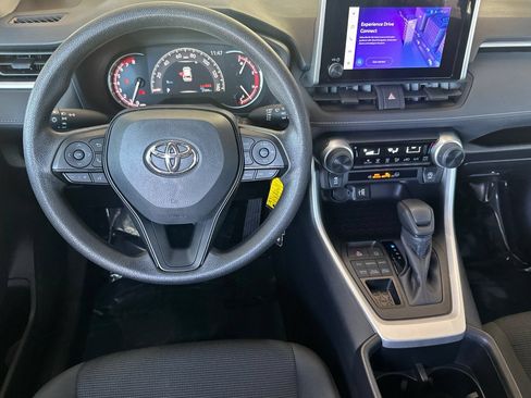 Used 2025 Toyota RAV4 LE AWD/4WD image 17
