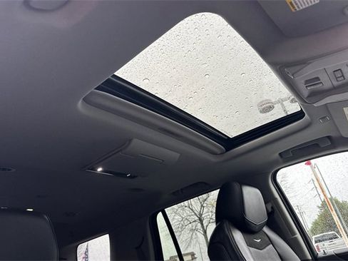 Used 2017 Cadillac Escalade Premium Luxury image 17