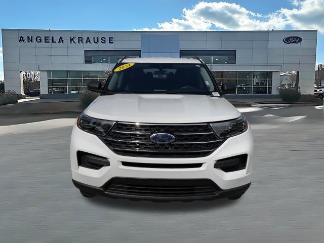 Used 2021 Ford Explorer XLT RWD image 2