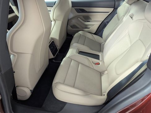 Used 2022 Porsche Taycan image 14