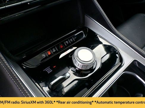 Used 2023 Jeep Wagoneer Series II image 9