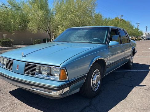 Used 1990 Oldsmobile 88 Royale Brougham image 18