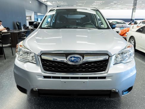 Used 2016 Subaru Forester 2.5i AWD/4WD image 2