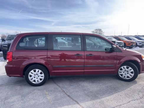 Used 2016 Dodge Grand Caravan American Value Package image 4