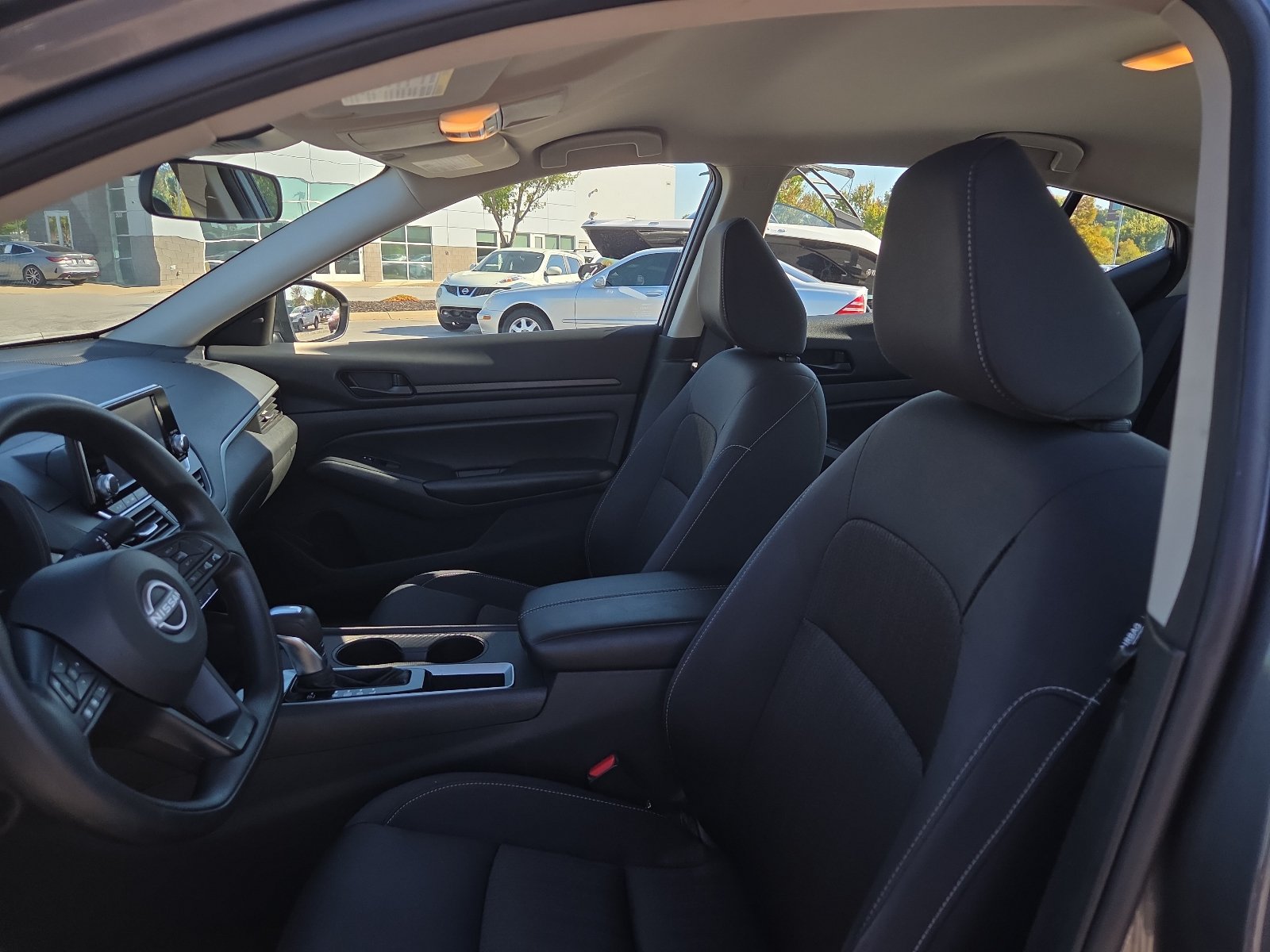 Used 2024 Nissan Altima 2.5 S FWD image 12