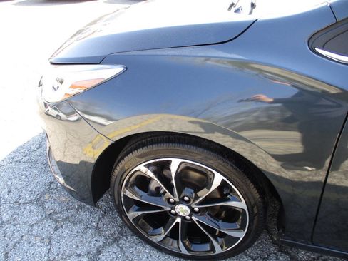 Used 2019 Chevrolet Cruze LT image 13